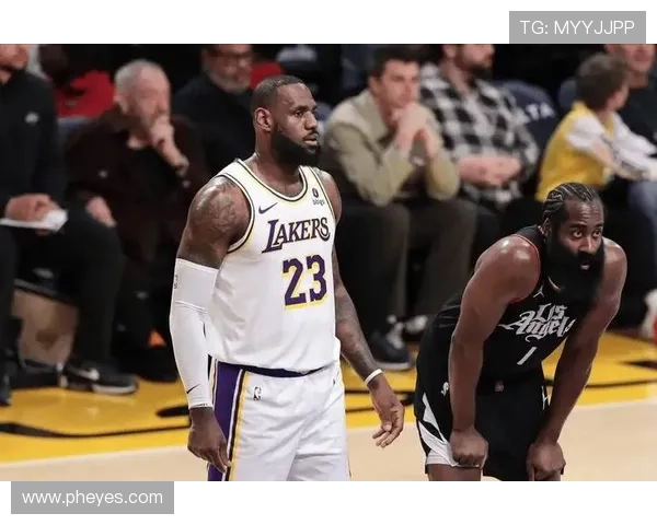 詹姆斯率湖人逆转取胜西部格局生变季后赛悬念再起球迷热议焦点夜